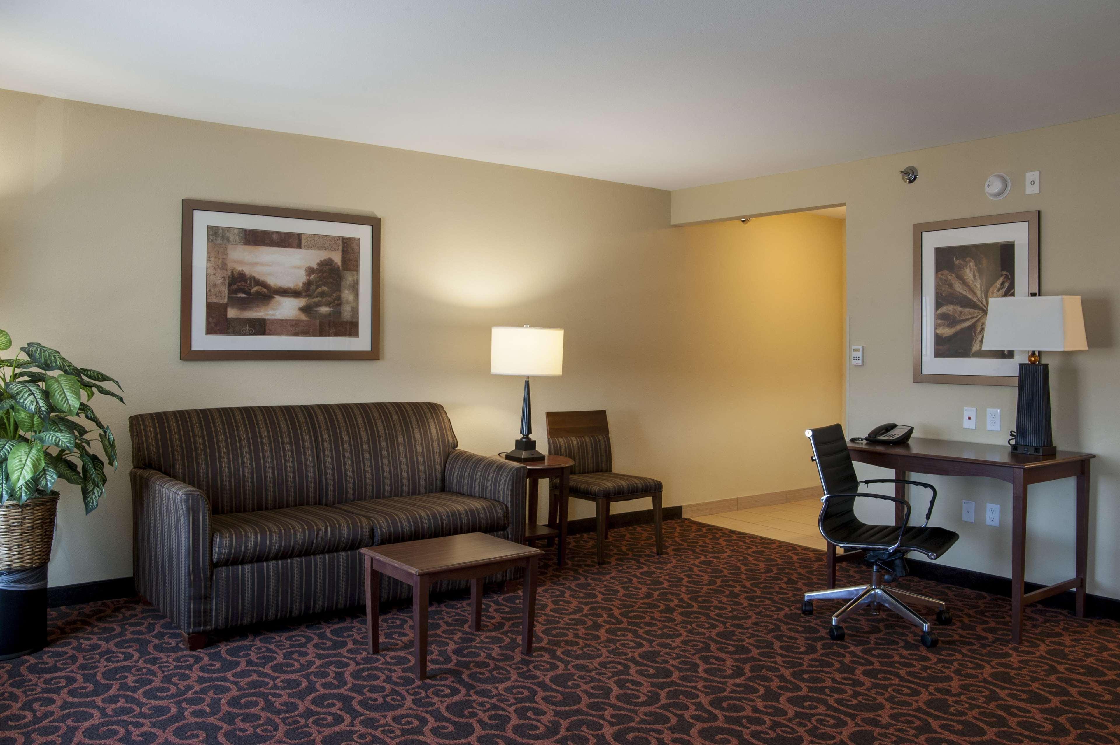 Hampton Inn & Suites Watertown Exterior photo